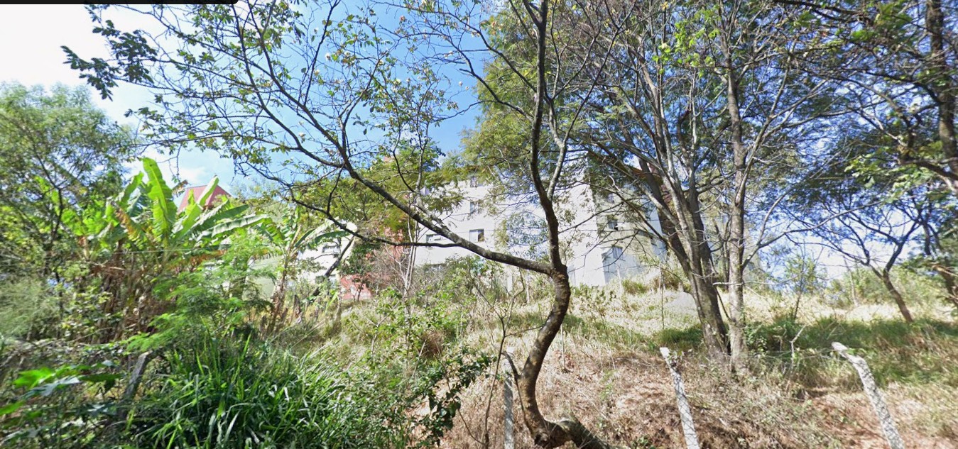 Homem morre após ser esfaqueado e pular do 3º andar para fugir de ataque