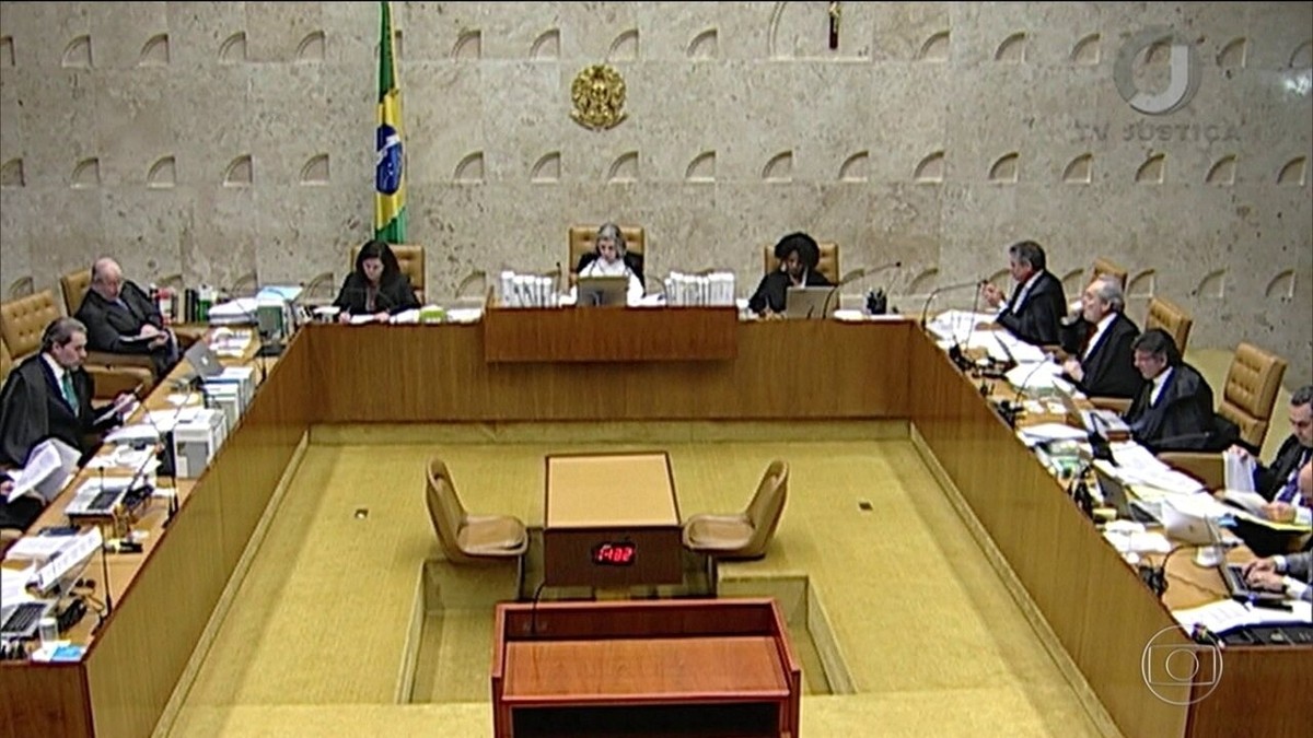 Foro privilegiado transformou STF em corte criminal, diz presidente da  Ajufe - 13/06/2016 - UOL Notícias