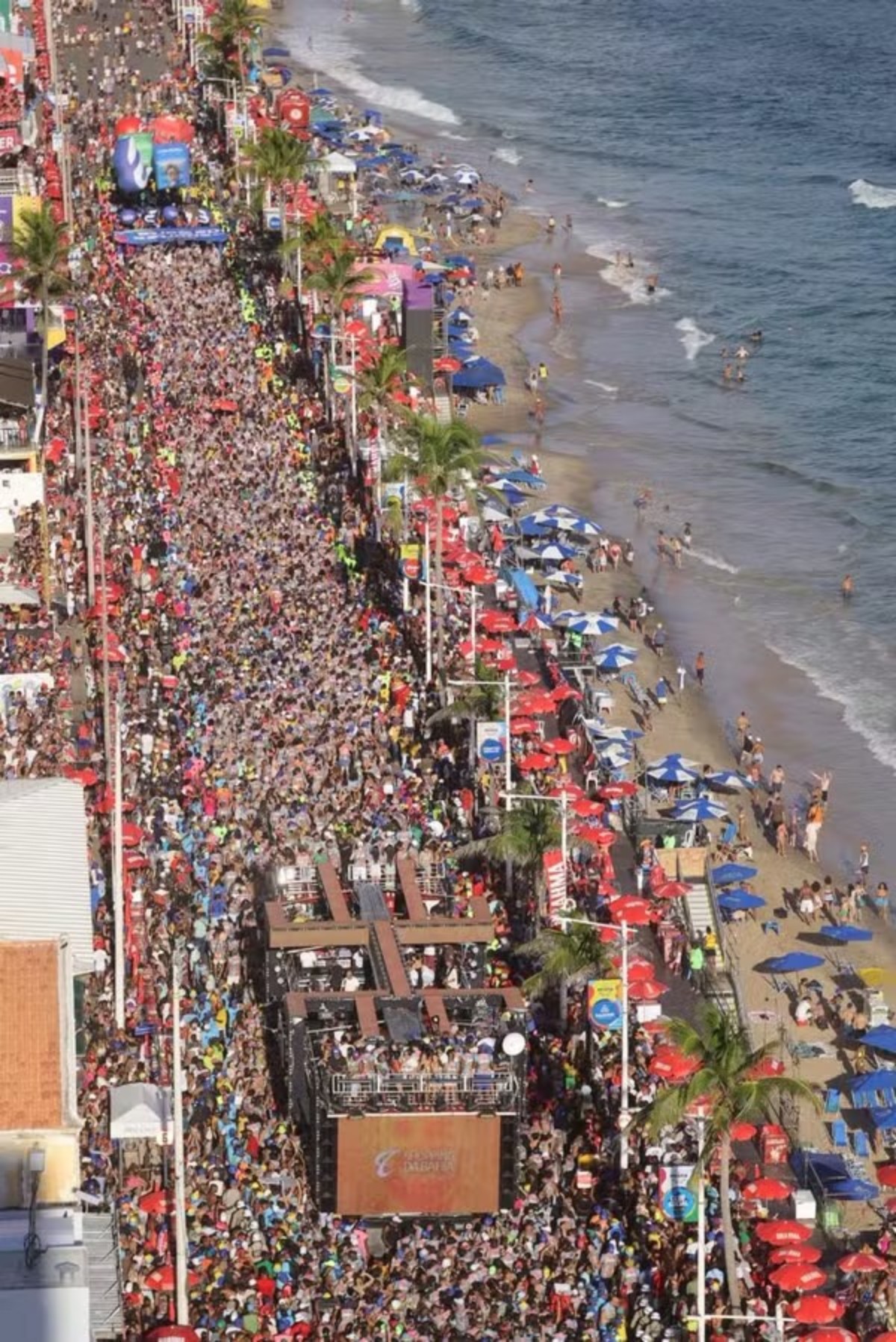 Blocos e camarotes abrem vendas para carnaval de Salvador 2027