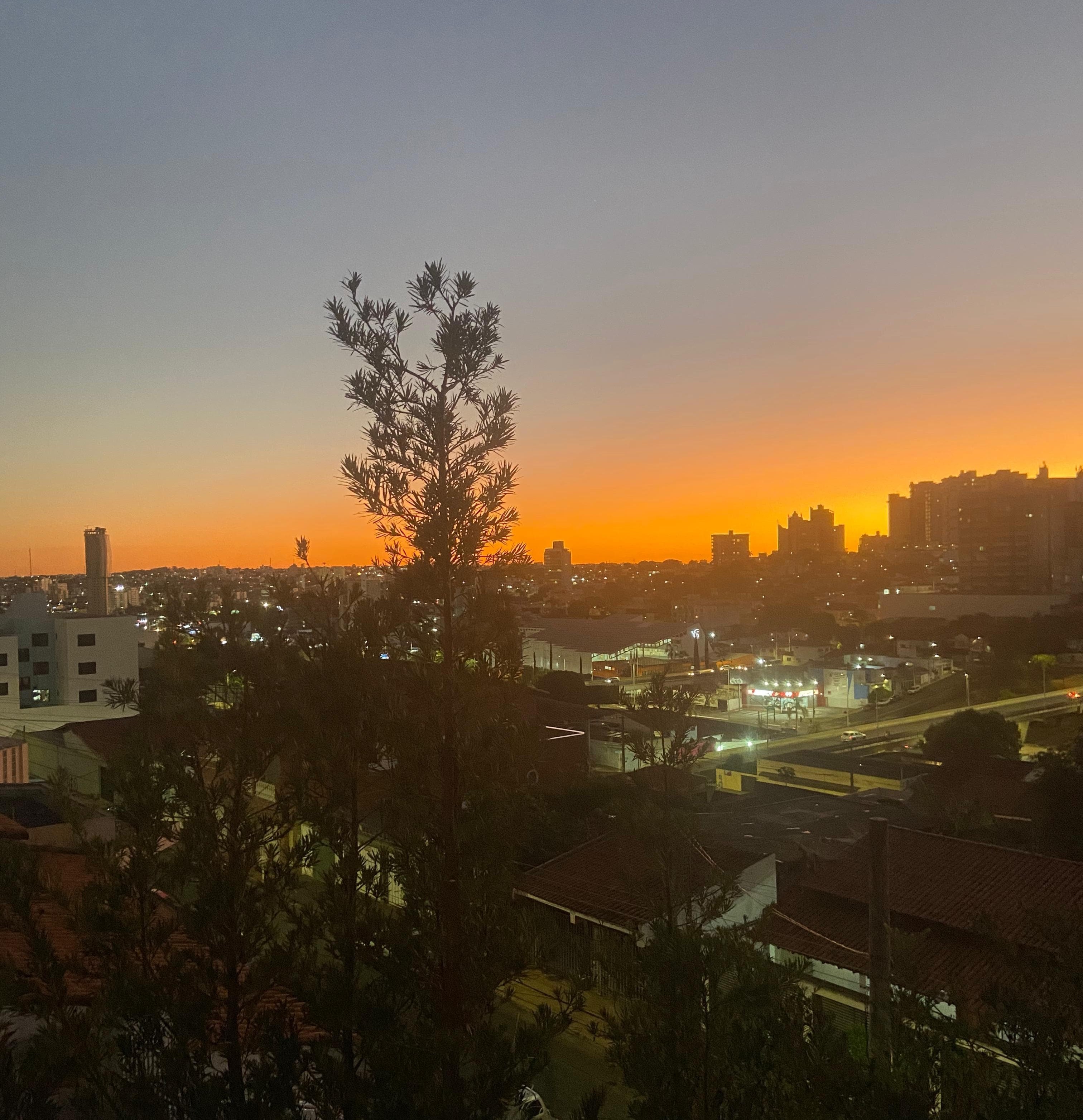 Calorão continua com temperaturas de até 38 °C e pode ter chuvas isoladas no Triângulo