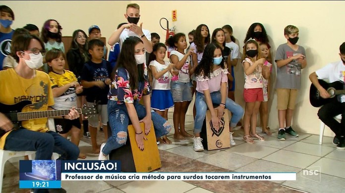 O ensino de música na escola de pessoas surdo-mudas e cegas de Compostela 