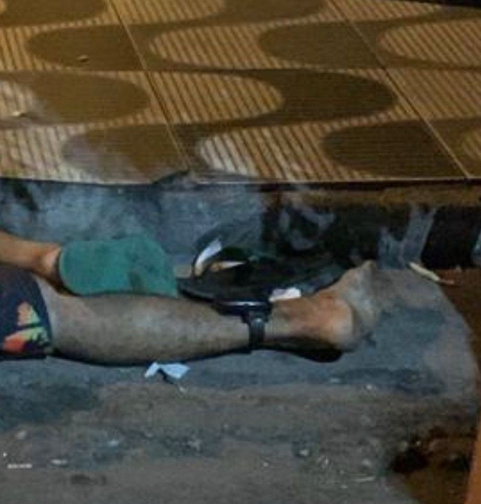 Homem com tornozeleira eletrônica é morto a tiros na porta de um bar em Imperatriz — Foto: Divulgação