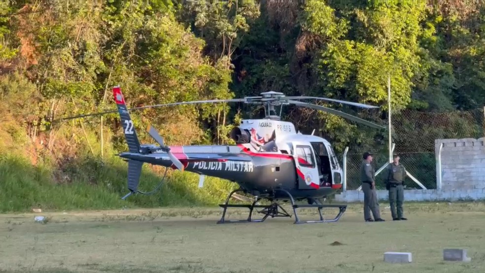 Laje de casa em obras desaba e mobiliza helicóptero Águia em Sorocaba — Foto: Moniele Nogueira/TV TEM