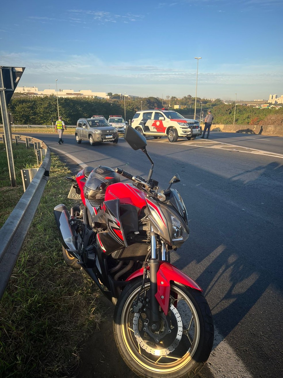 Ladrões trocam tiros com policial militar durante tentativa de roubo em rodovia de Sumaré. — Foto: Polícia Militar/PM