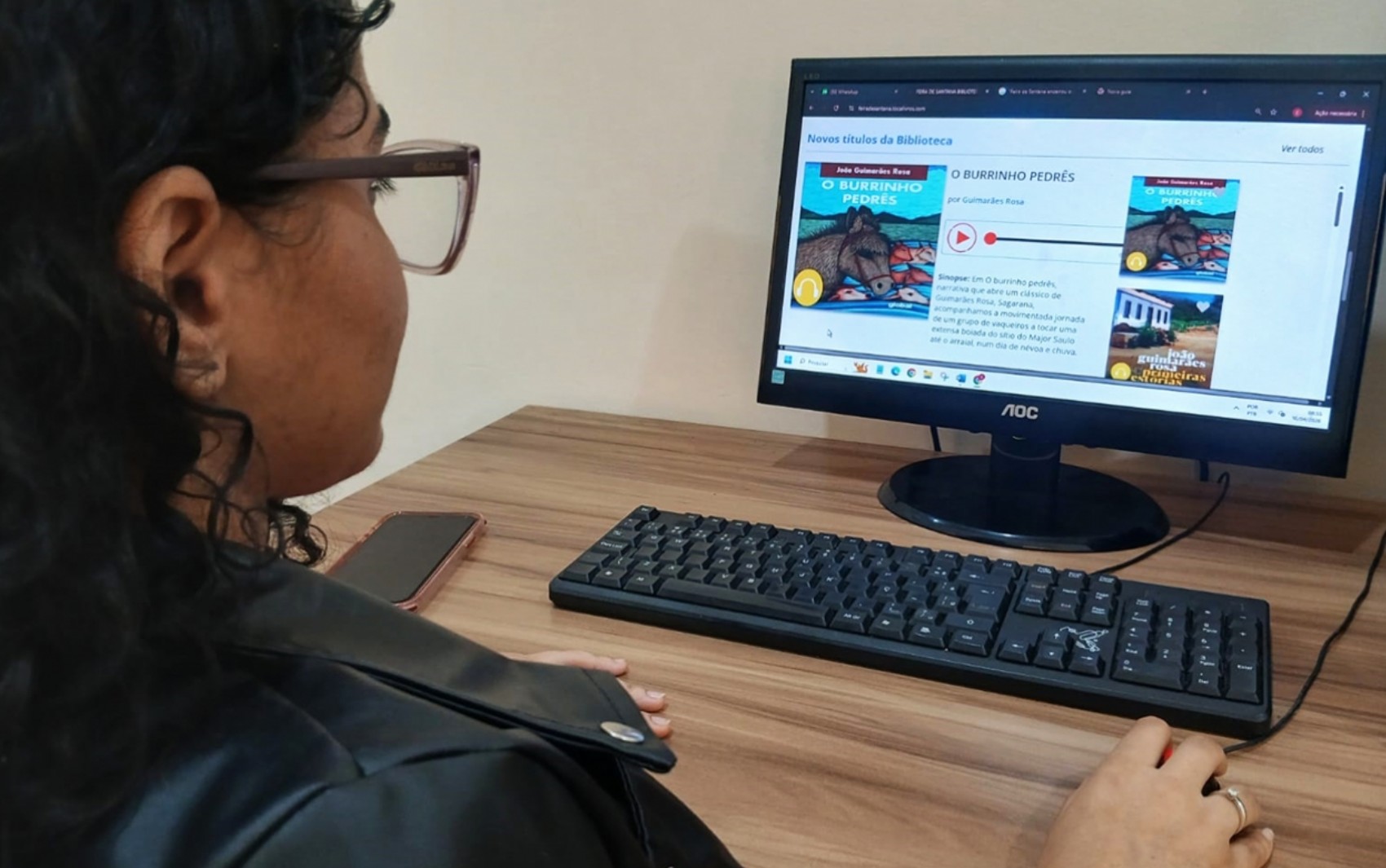 Biblioteca digital de Feira de Santana reúne mais de 100 mil livros e audiolivros gratuitos; veja como acessar