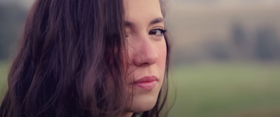 Tiê no clipe de "A Noite", lançado em 2014 — Foto: Reprodução/YouTube