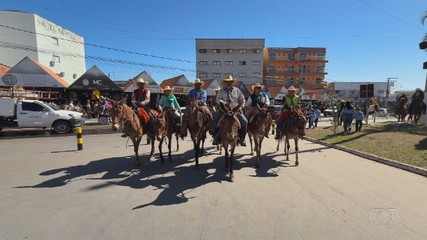 Comitiva de Piraquê chega à Romaria do Divino do Pai Eterno, em Trindade