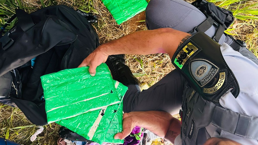 Passageiros foram presos em Presidente Venceslau (SP) — Foto: Polícia Rodoviária