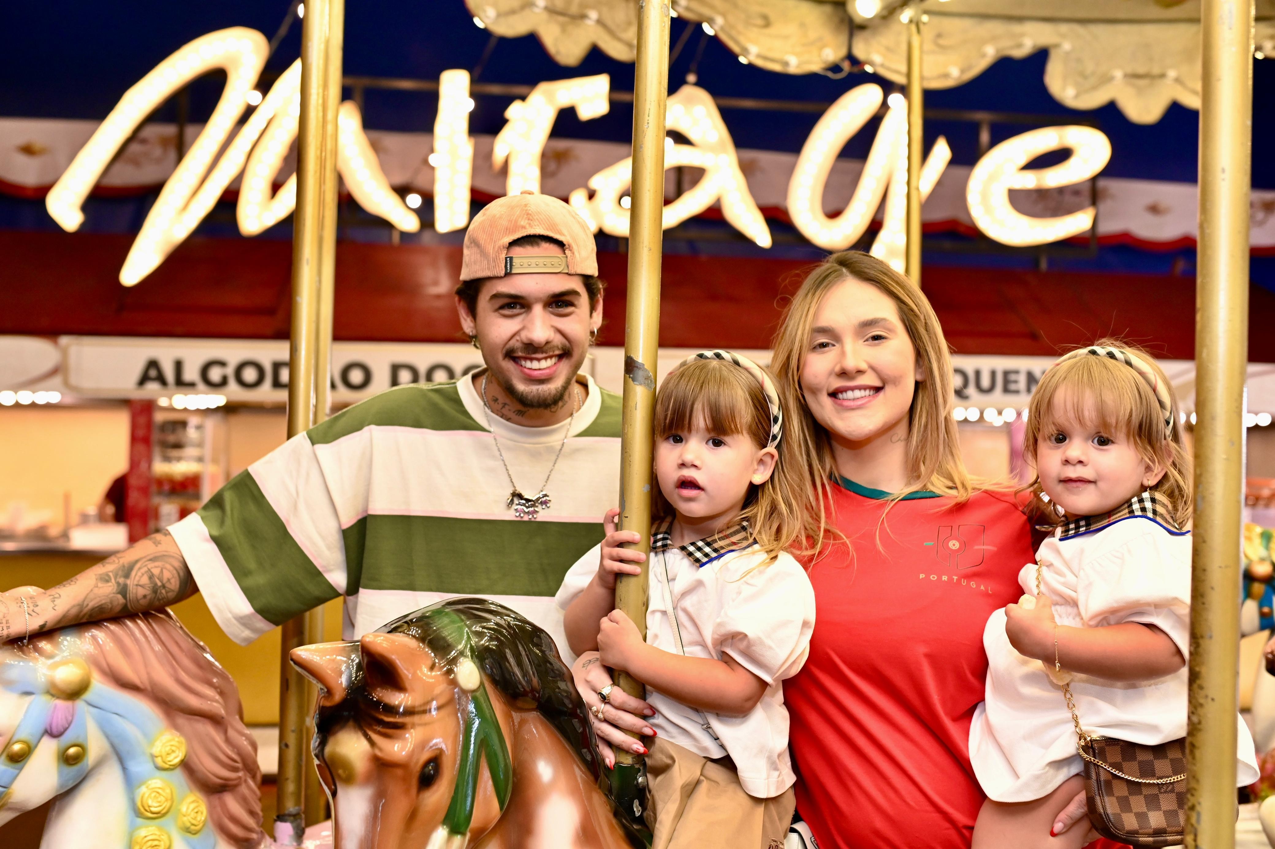 Filhas de Virginia se divertem em circo durante ‘sessão exclusiva’ para a família em Goiânia
