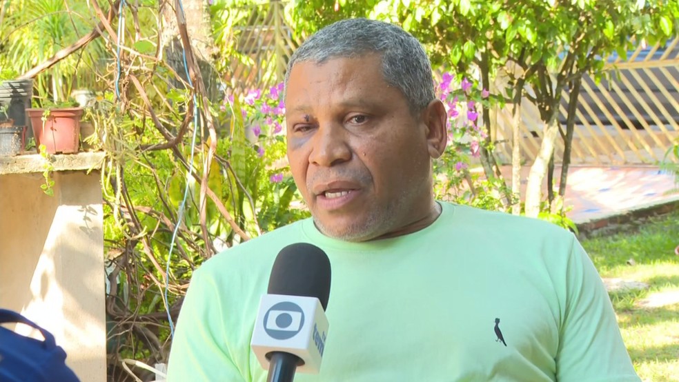 O azulejista Cláudio Cabral dos Santos ficou ferido enquanto trabalhava — Foto: Thiago Parizotto/TV TEM