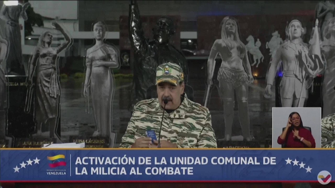 Maduro convoca venezuelanos alistados aos quartéis para aprender 'a atirar'