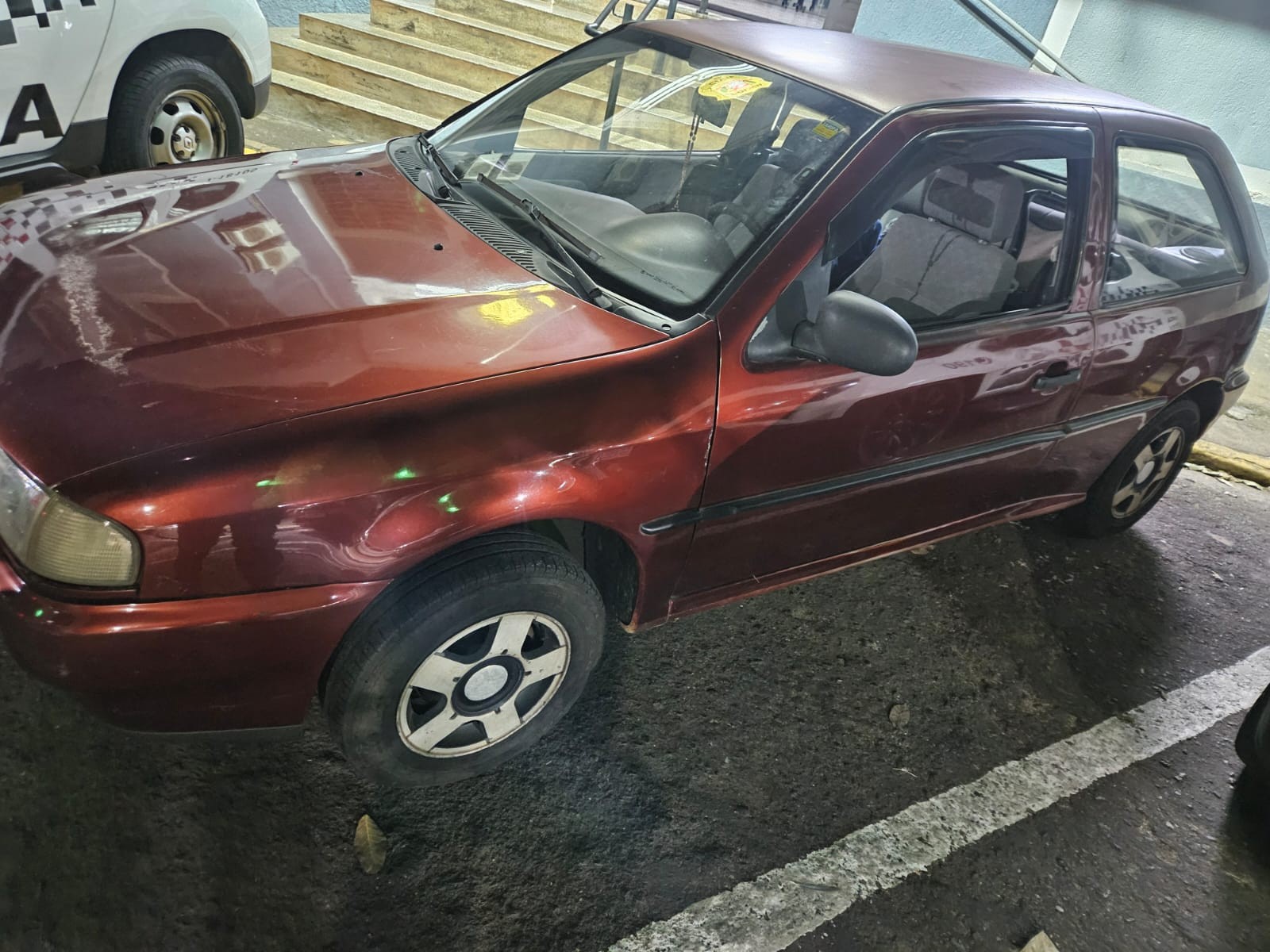 Em abstinência de droga, homem utiliza garfo para furtar carro de estacionamento de hipermercado em Presidente Prudente 