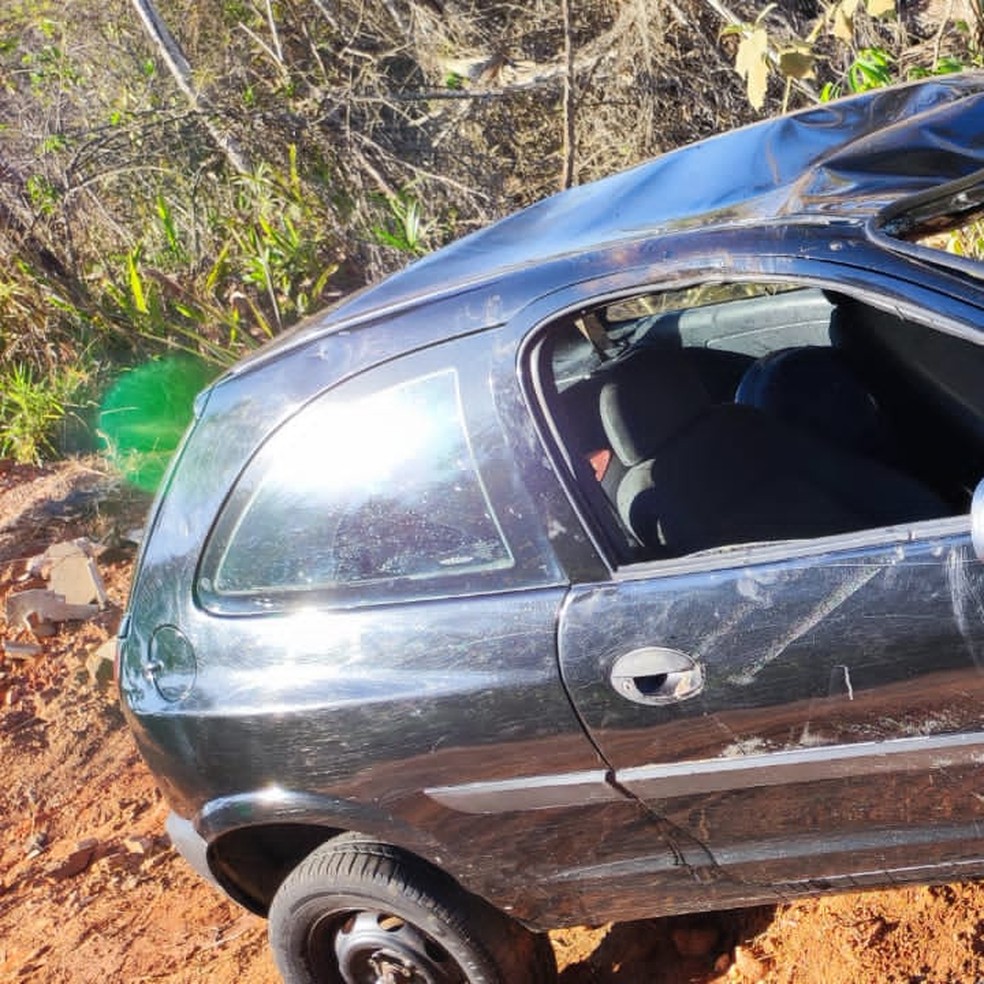 Homem é detido após quebrar vidro de carro de motorista de aplicativo em  Cuiabá, Mato Grosso
