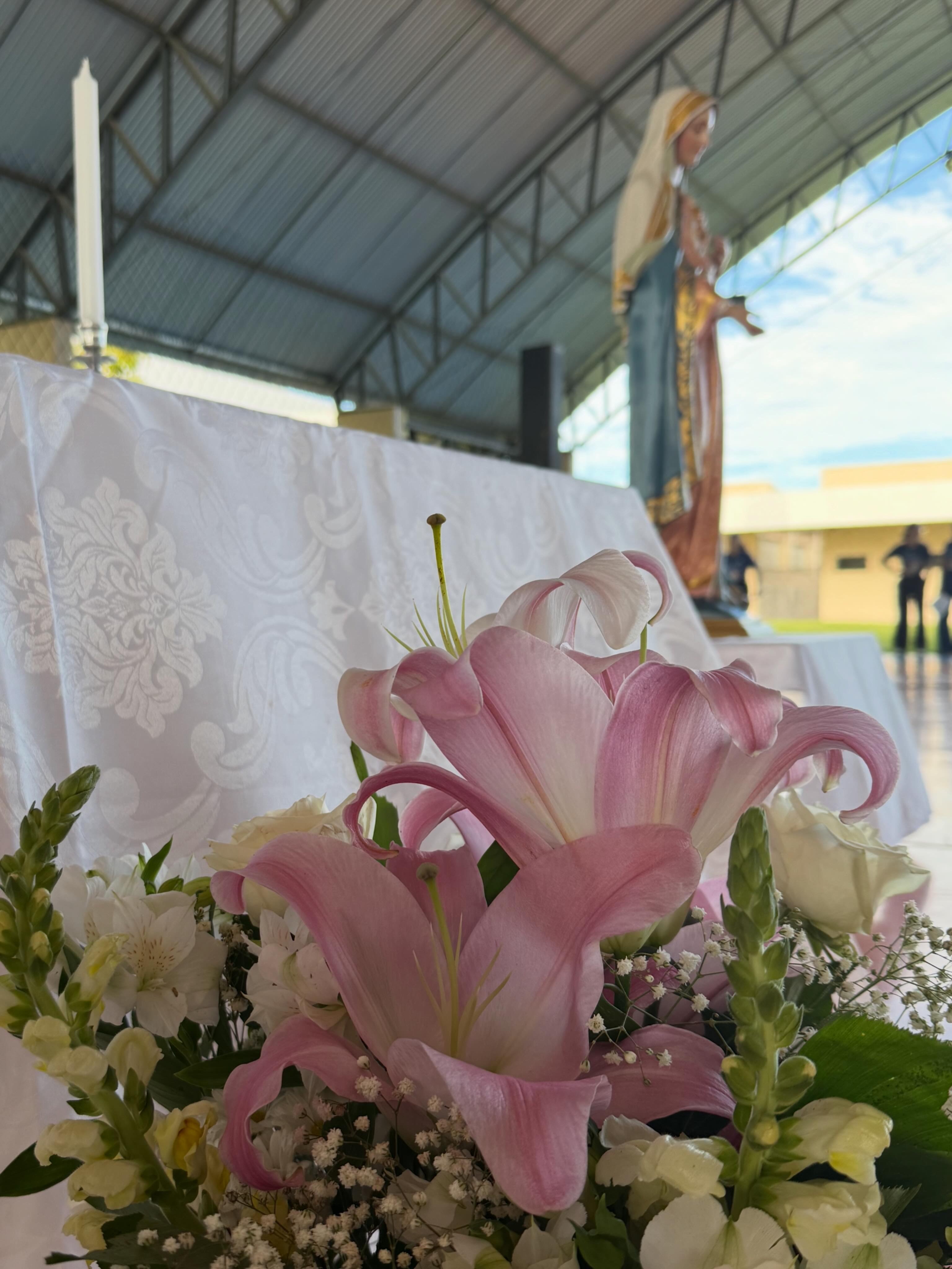 Coroação de Maria e Dia das Mães marcam manhã especial no Claretiano Colégio