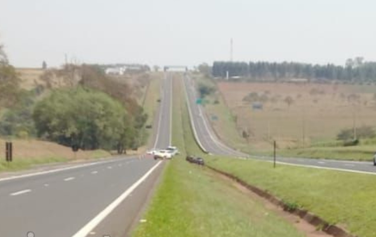 Uma pessoa morre e outras três ficam feridas em capotamento na Rodovia Marechal Rondon