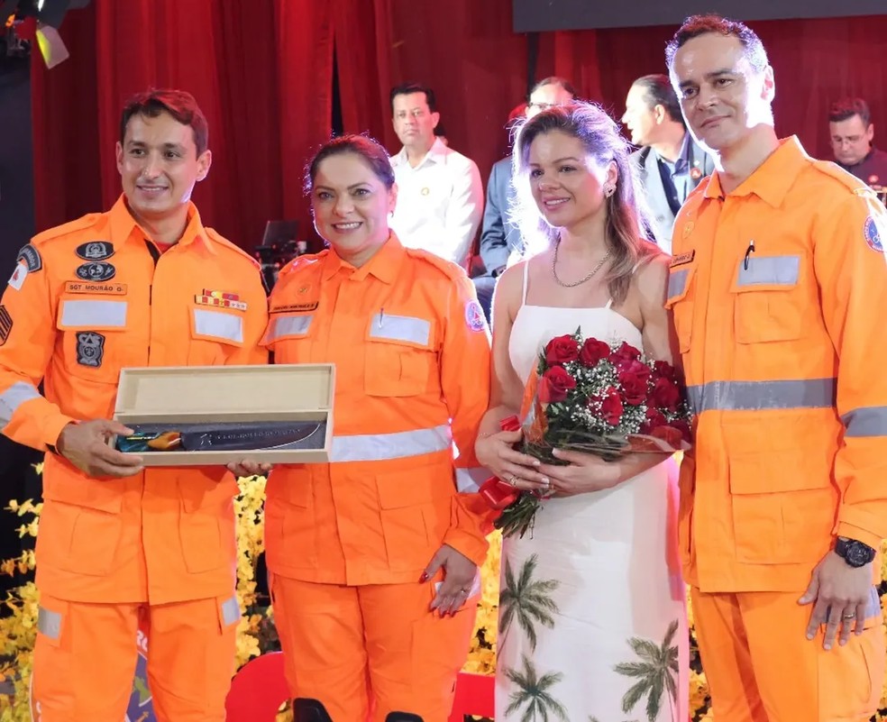 Solenidade de passagem de comando, em Uberlândia — Foto: Corpo de Bombeiros/Divulgação
