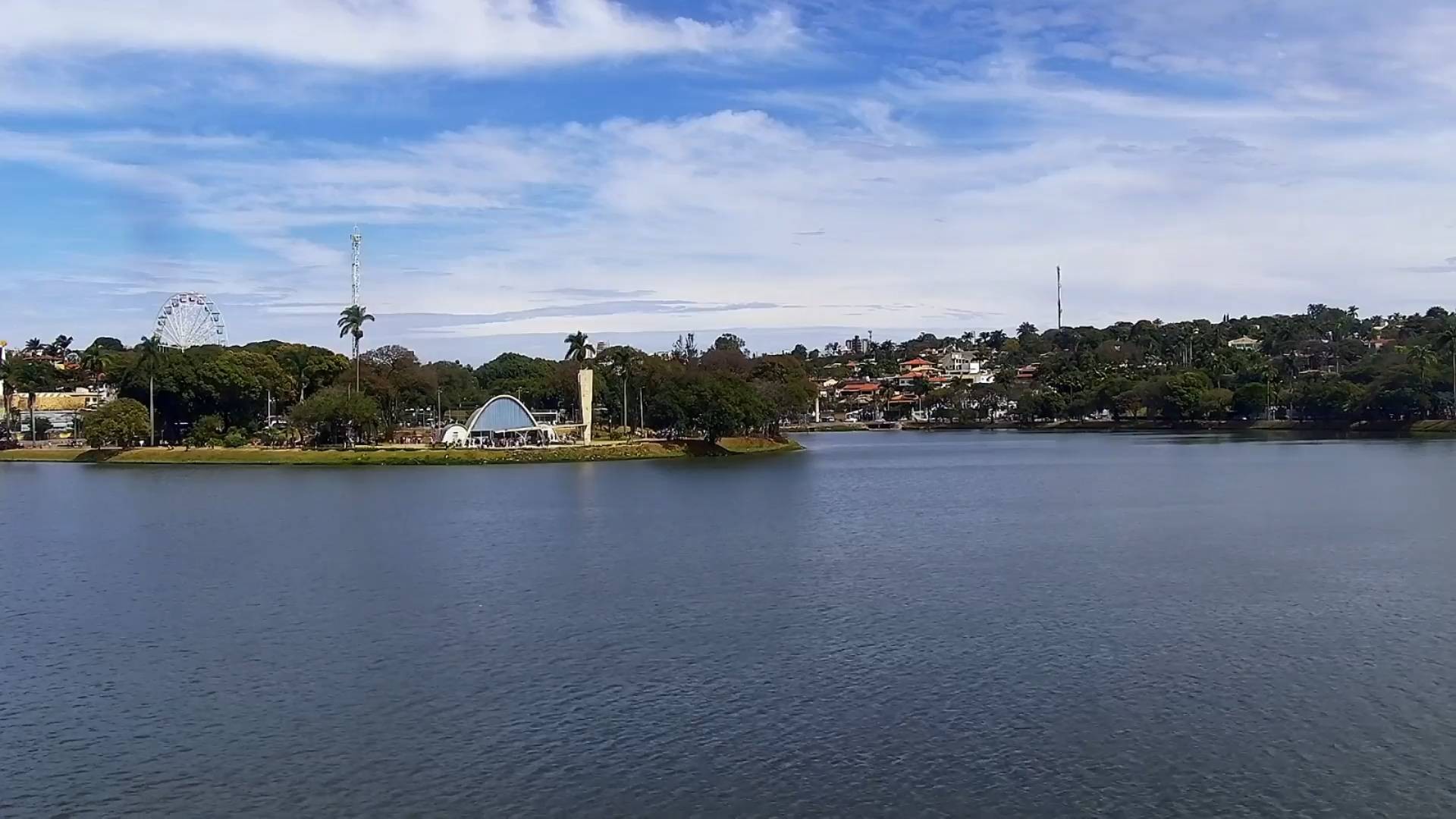 PBH aprova lei que permite esportes e atividades aquáticas na Lagoa da Pampulha, em BH