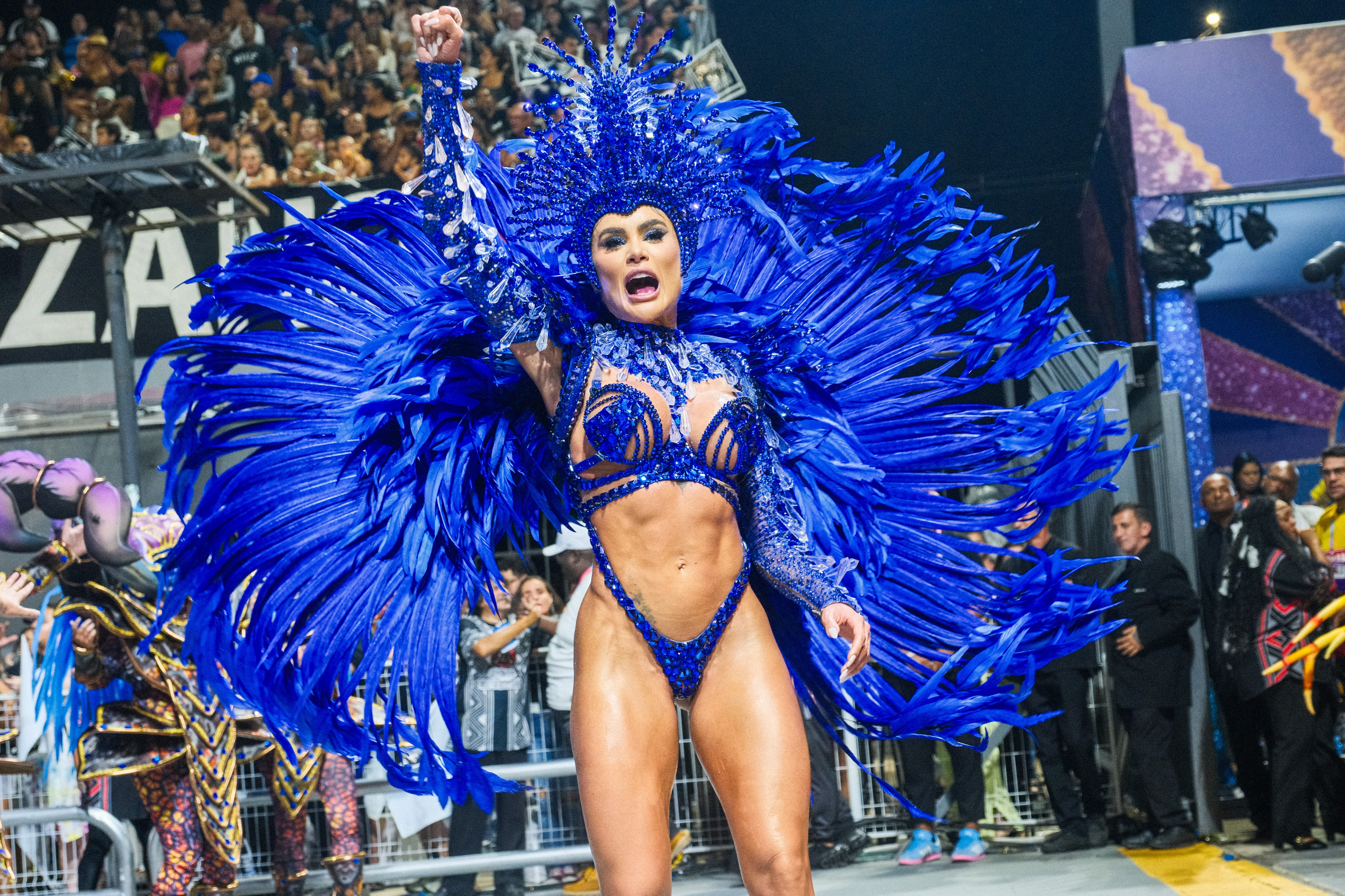 Musa da Gaviões denunciada por lavagem de dinheiro saiu da prisão 11 meses antes de desfilar no carnaval