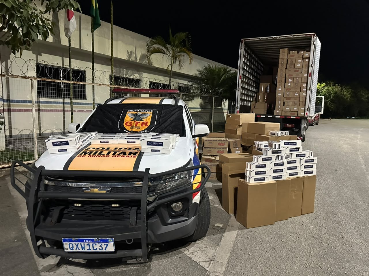 Carga de 250 mil maços de cigarros sem nota fiscal é apreendida em Divinópolis