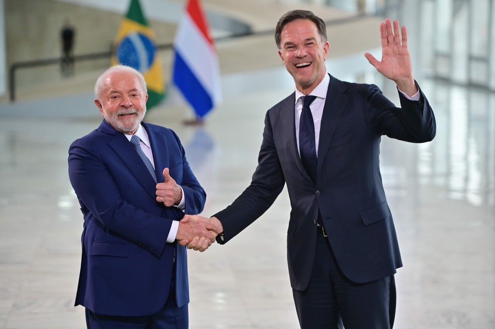 Presidente Lula e Mark Rutte, primeiro-ministro da Holanda — Foto: TON MOLINA/FOTOARENA/FOTOARENA/ESTADÃO CONTEÚD