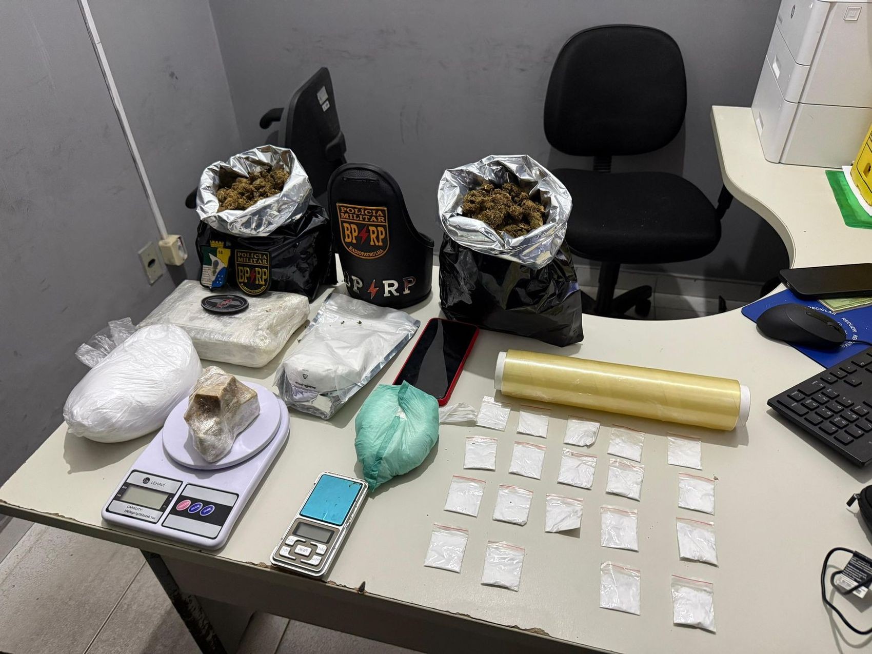 Mulher é presa suspeita de tráfico de drogas em Boquim