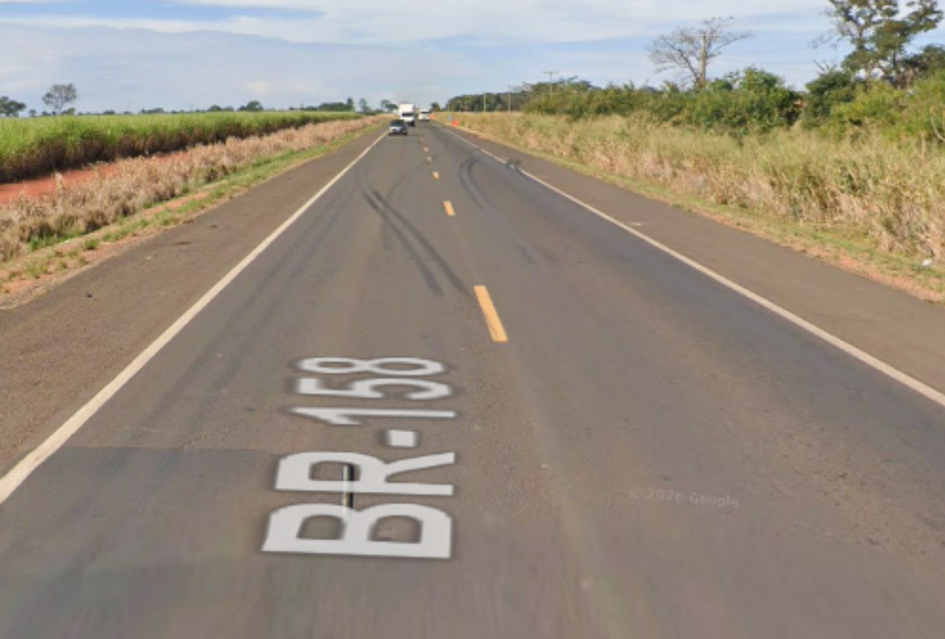 Motorista morre e dois ficam feridos após carro bater de frente com caminhonete na BR-158 em MS
