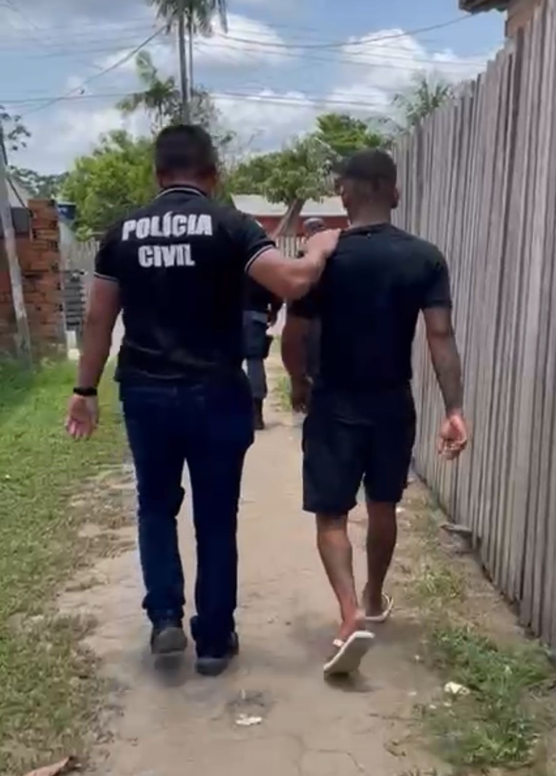 Homem é preso por suspeita de fraturar a perna da companheira durante agressão no AM