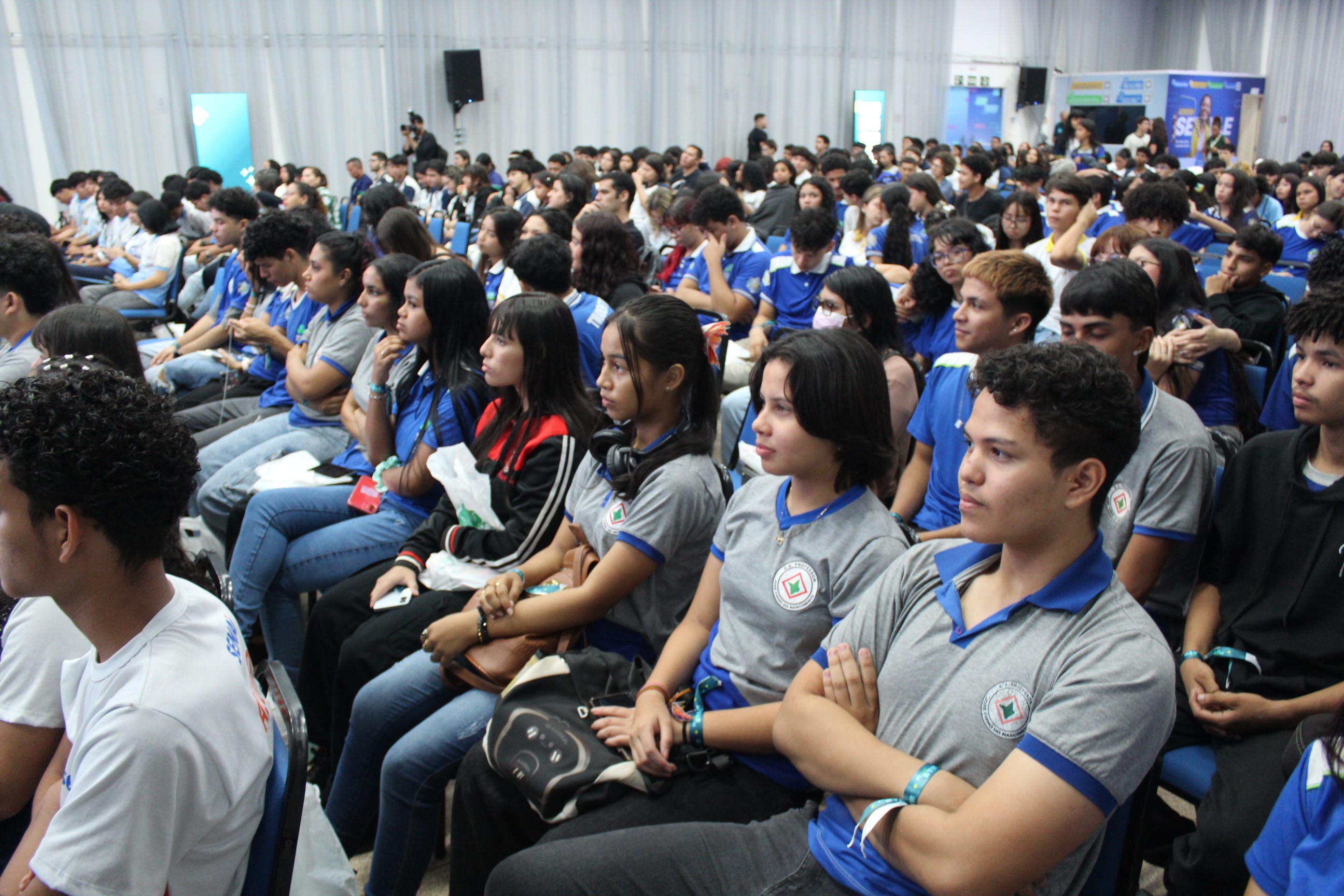 Mais de 600 jovens participam do NAUFest para se preparar para o mercado de trabalho em Macapá