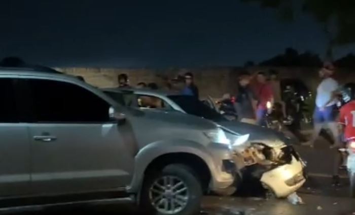 Adolescente é encontrado morto a tiros dentro de carro após colisão com caminhonete em Fortaleza