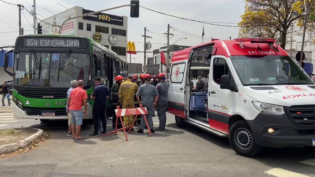 VÍDEO: motorista tenta segurar ônibus sem freio e é atropelado em Campinas
