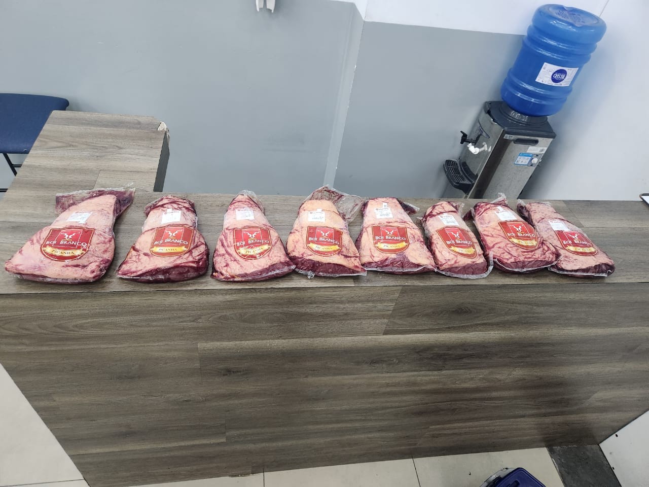Homem furta R$ 1 mil de picanha e é preso por funcionários de mercado em Mogi das Cruzes