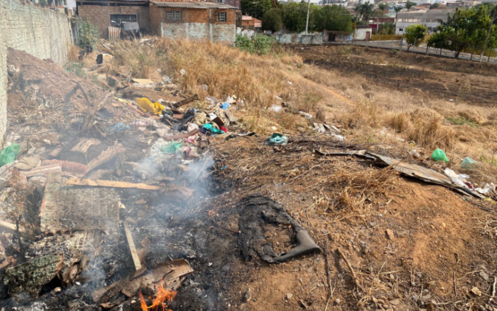 Homem é preso após atear fogo a lixo em terreno em Franca; prisões por incêndios em SP sobem para 14