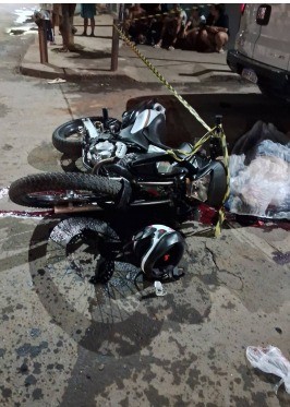 Motociclista morre ao bater em lateral de carro no bairro Dr. João Alves, em Montes Claros 