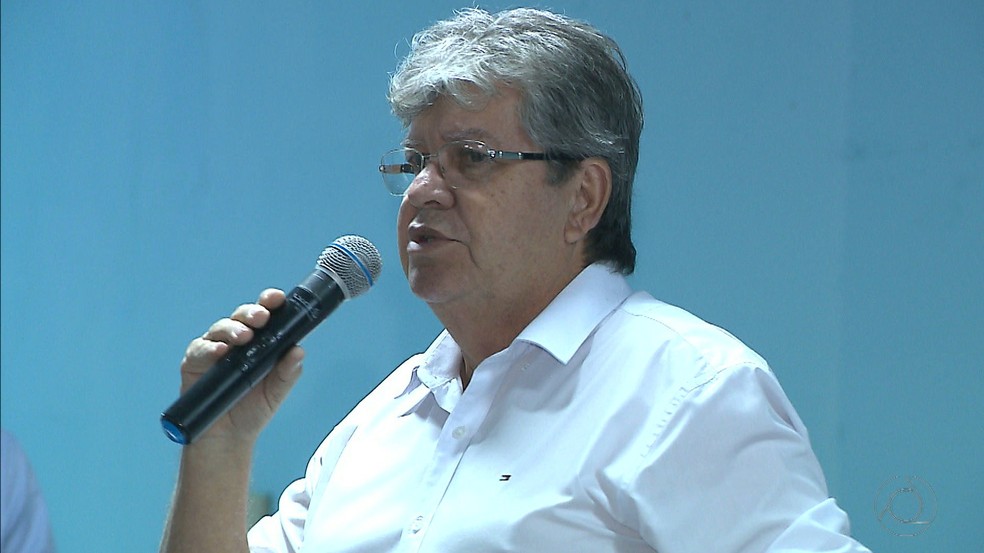 Jo�o Azevedo (PSB) participou de debate na Federa��o dos Trabalhadores na Agricultura (Fetag) � Foto: Reprodu��o/TV Cabo Branco