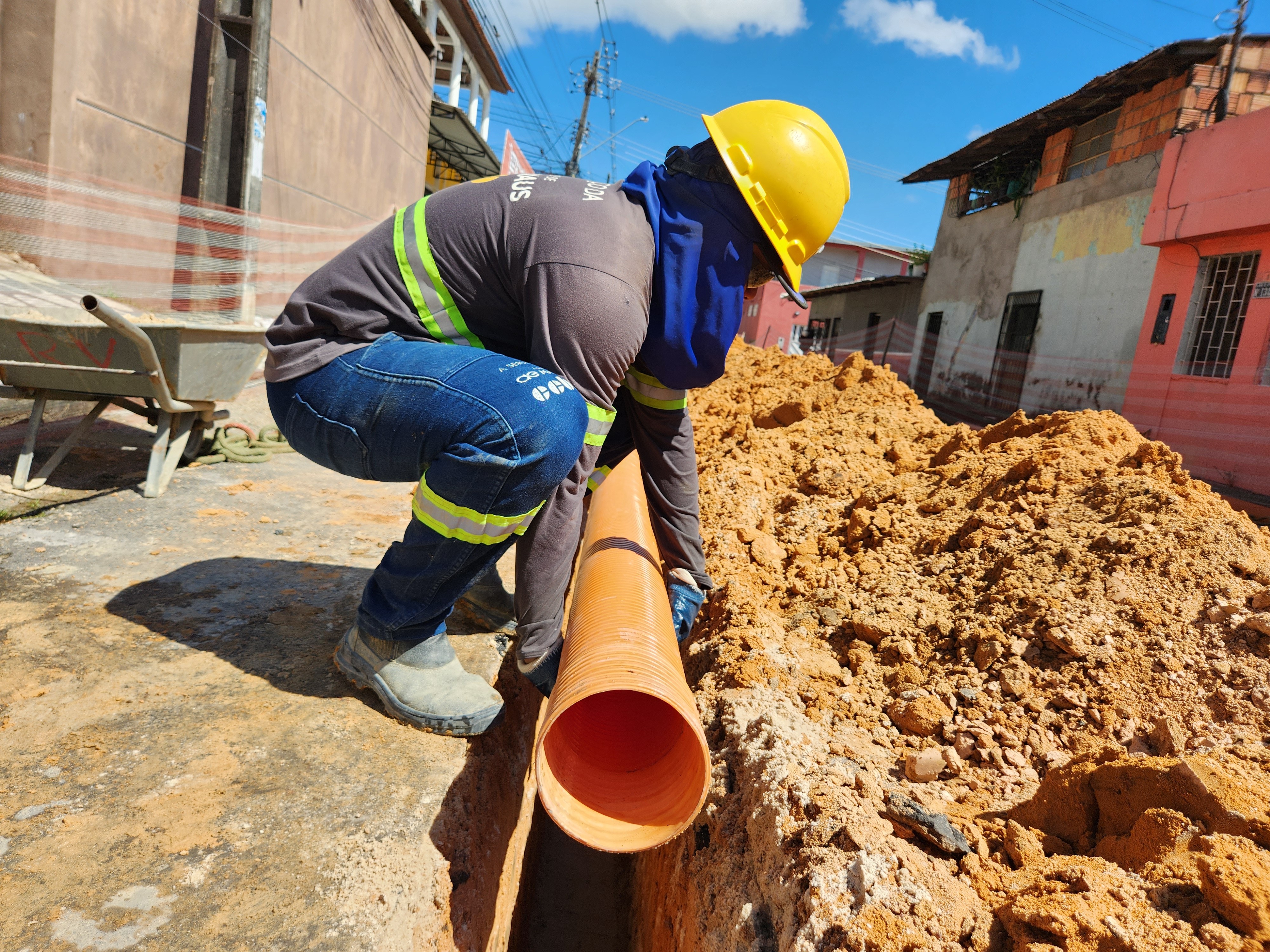 Trata Bem Manaus: obras de implantação de redes de esgoto