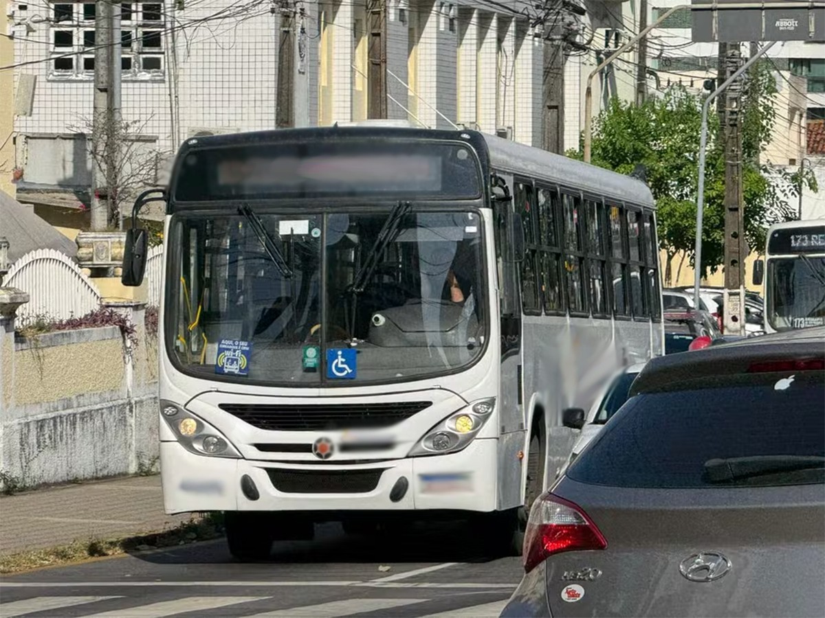 Motorista é condenado a indenizar condutor de ônibus após agressão durante acidente em Natal