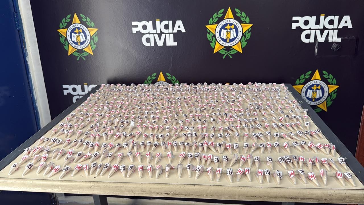 Polícia Civil prende quatro homens por suspeita de associação ao tráfico de drogas em Volta Redonda 
