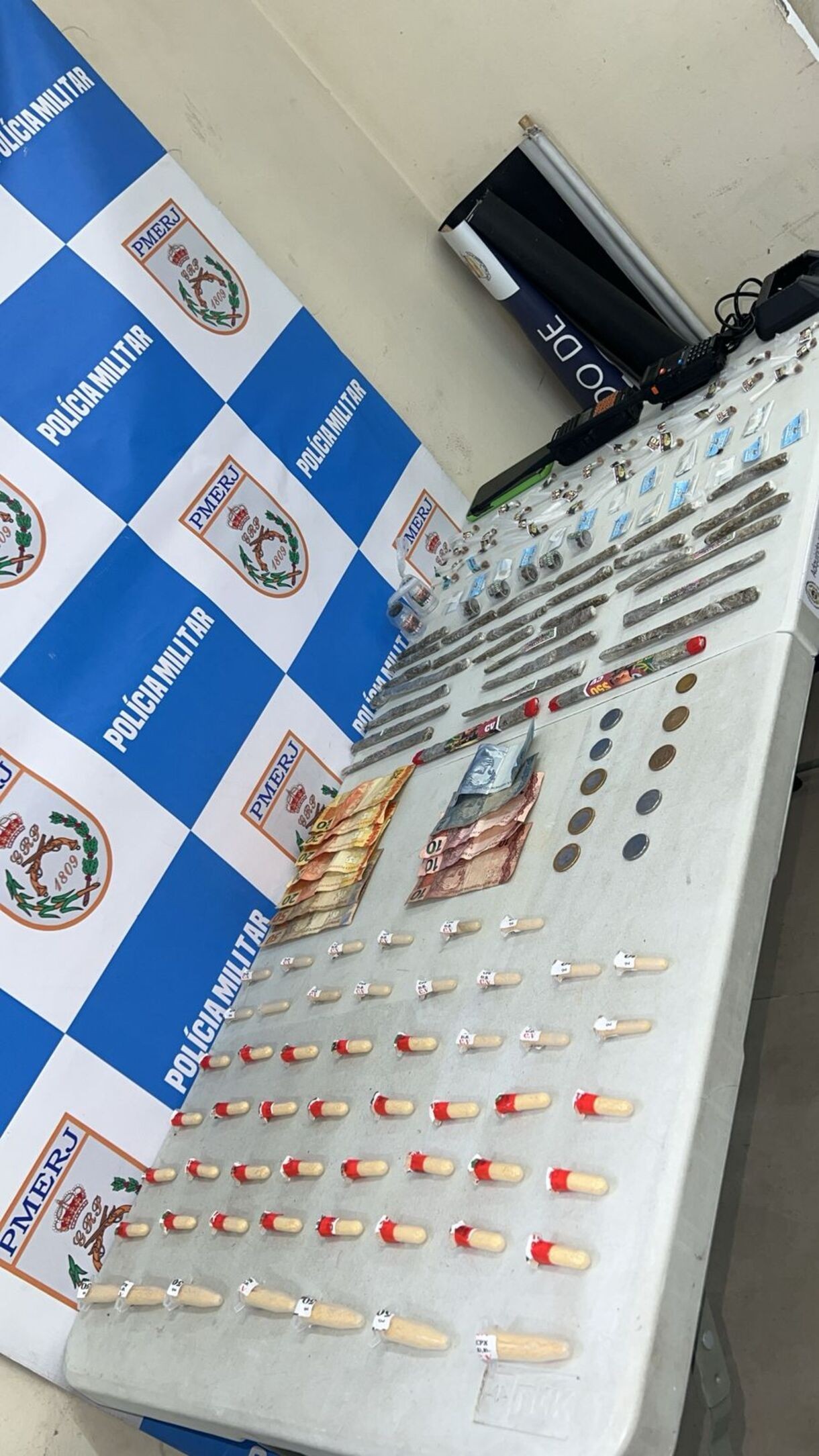 Jovem é preso com drogas em Volta Redonda 