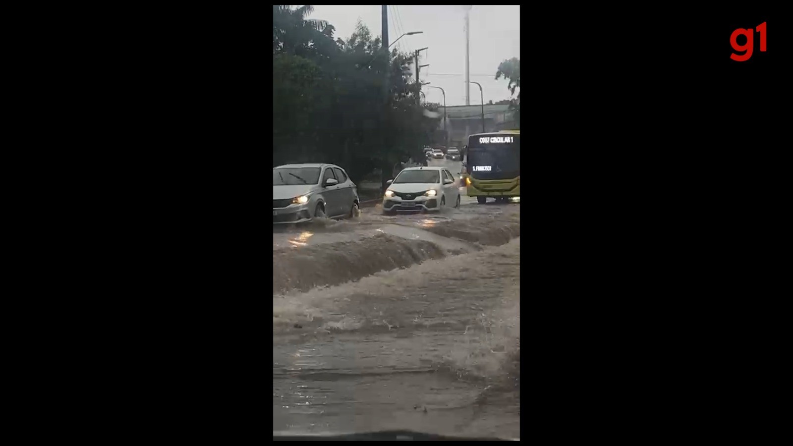 Chuvas causam transtornos e deixam avenidas alagadas na Grande Ilha de São Luís