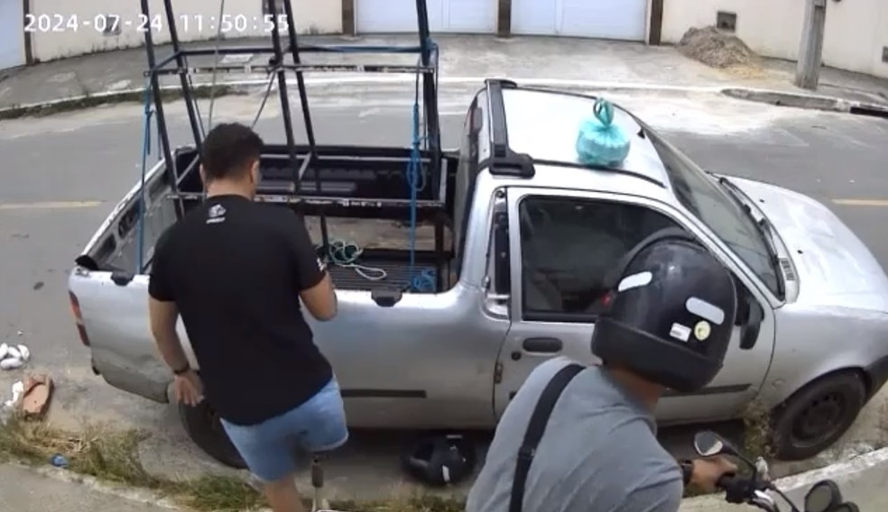 Criminosos roubam motocicleta de homem com prótese de perna na Grande Fortaleza. — Foto: Reprodução