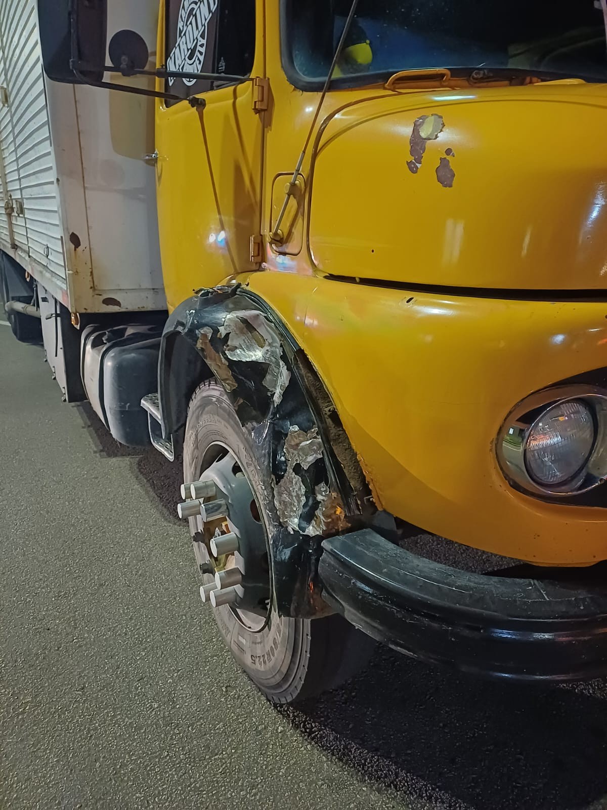 Homem é atropelado por caminhão na Via Dutra, em Porto Real