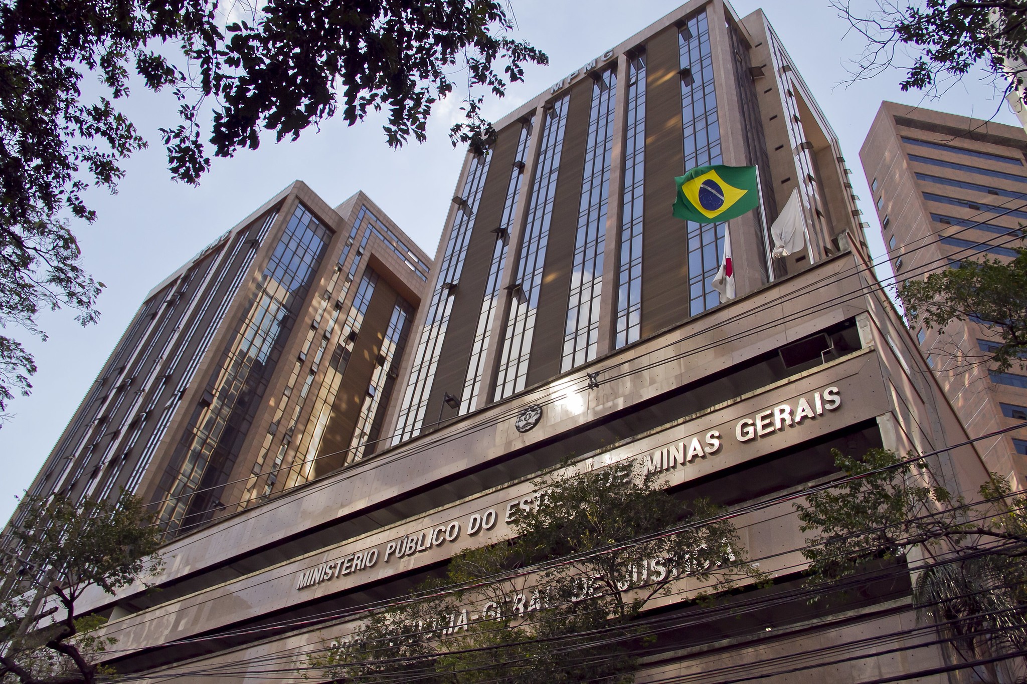 MPMG denuncia trio por aplicar golpe de R$ 1 milhão com falsas promessas de investimentos e rituais espirituais
