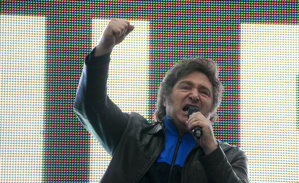 Javier Milei, novo presidente da Argentina, toma posse em dezembro para mandato de quatro anos. — Foto: Natacha Pisarenko/AP