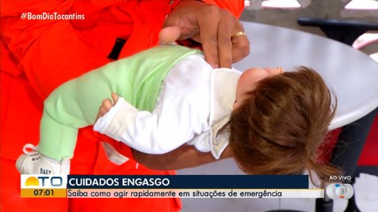 Veja manobras que podem salvar crianças e adultos em casos de engasgo
