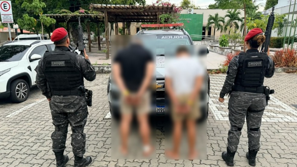 Um homem de 26 anos foi preso e um adolescente de 16 nos apreendido com arma e artefatos explosivos. — Foto: Polícia Militar/ Divulgação
