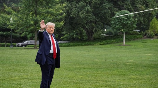 Trump diz esperar cessar-fogo entre Irã e Israel - Presidente americano afirma que, algumas vezes, os países precisam brigar para chegar a um acordo. Irã e Israel trocaram ataques neste domingo (15).
