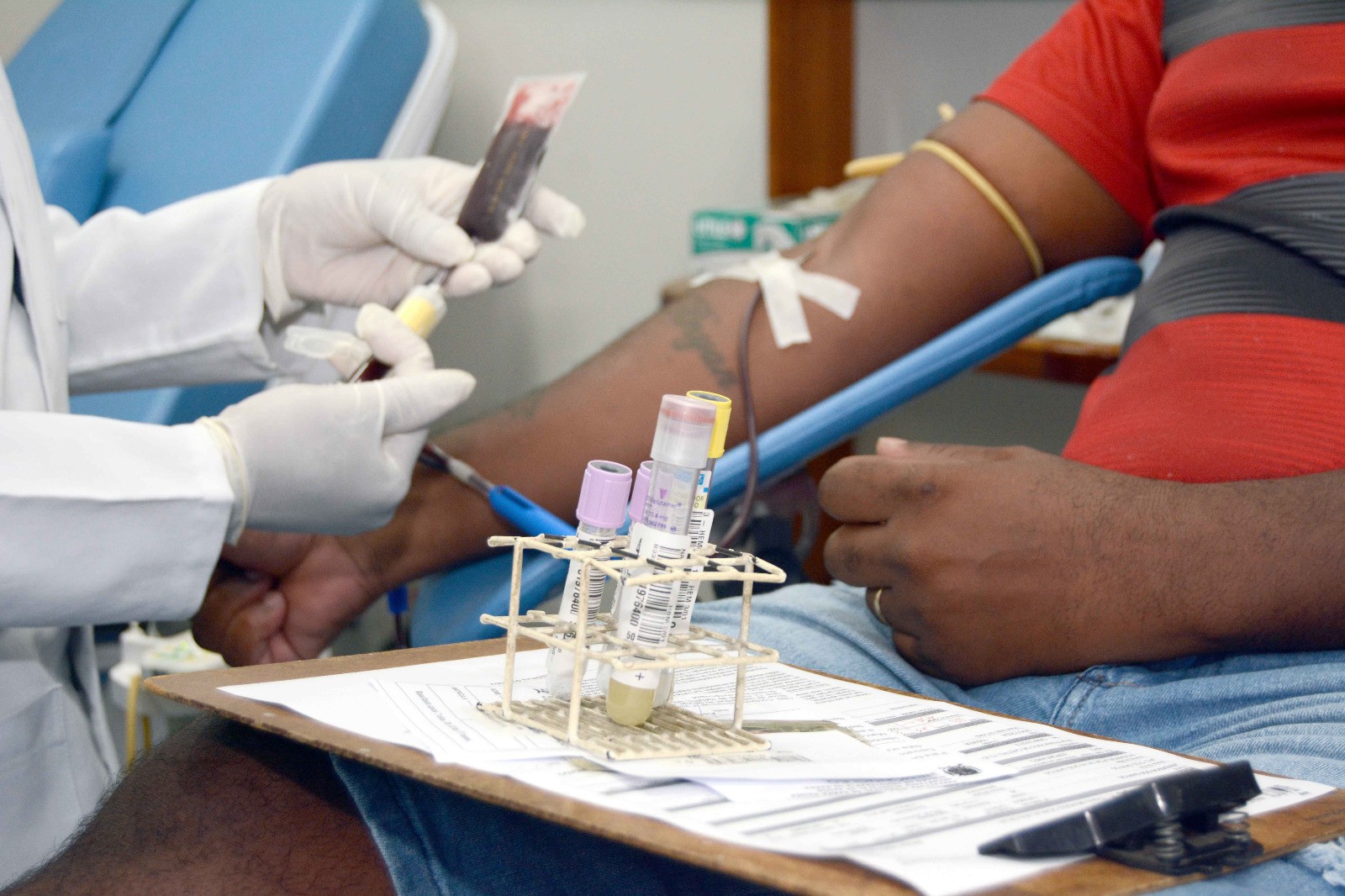 Hemonúcleo de Barra Mansa alerta baixo estoque de sangue; saiba como doar  