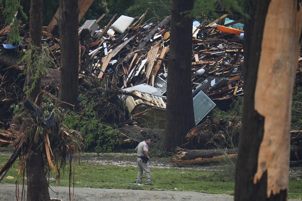 FOTOS mostram destruição causada por enchente no Texas; 52 morreram e 27 meninas estão desaparecidas