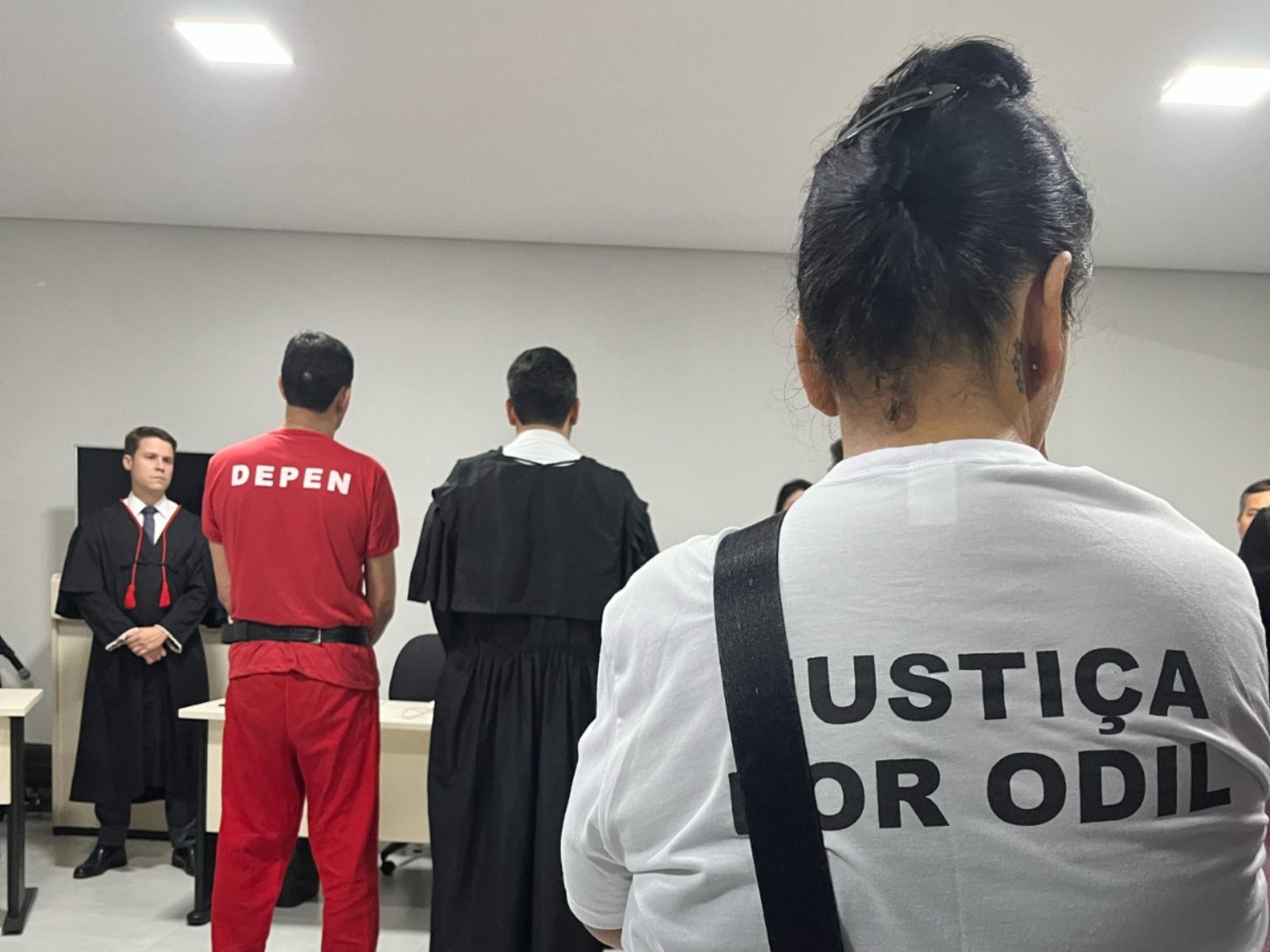 Homem é condenado por matar marido da amante para viver romance e ficar com herança