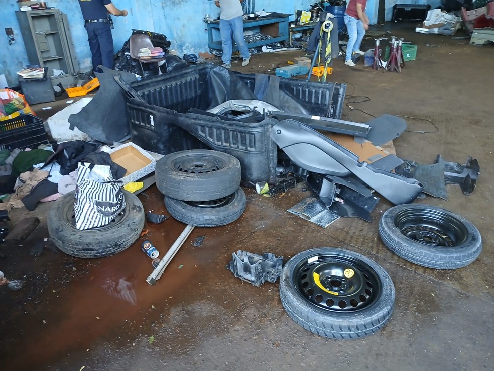 Veículos e objetos foram apreendidos e removidos ao pátio. — Foto: Guarda Civil Municipal Monte Mor